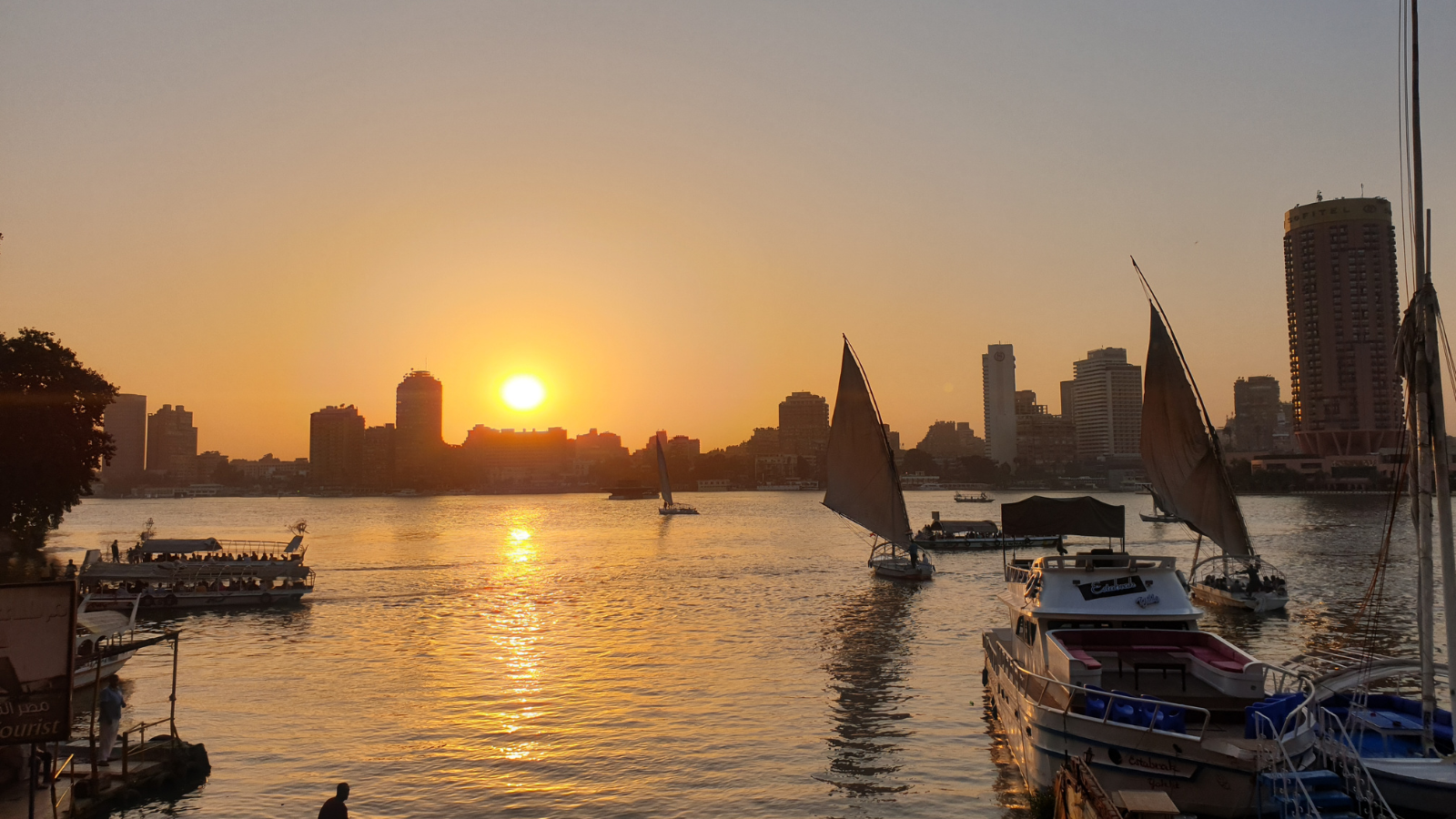 Half Day Dinner cruise and Folklore show