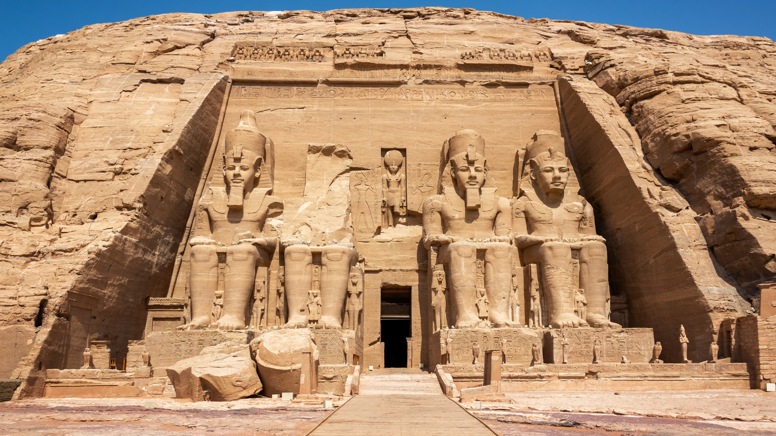 A Day Tour from Cairo to Abo Simbel By Plane