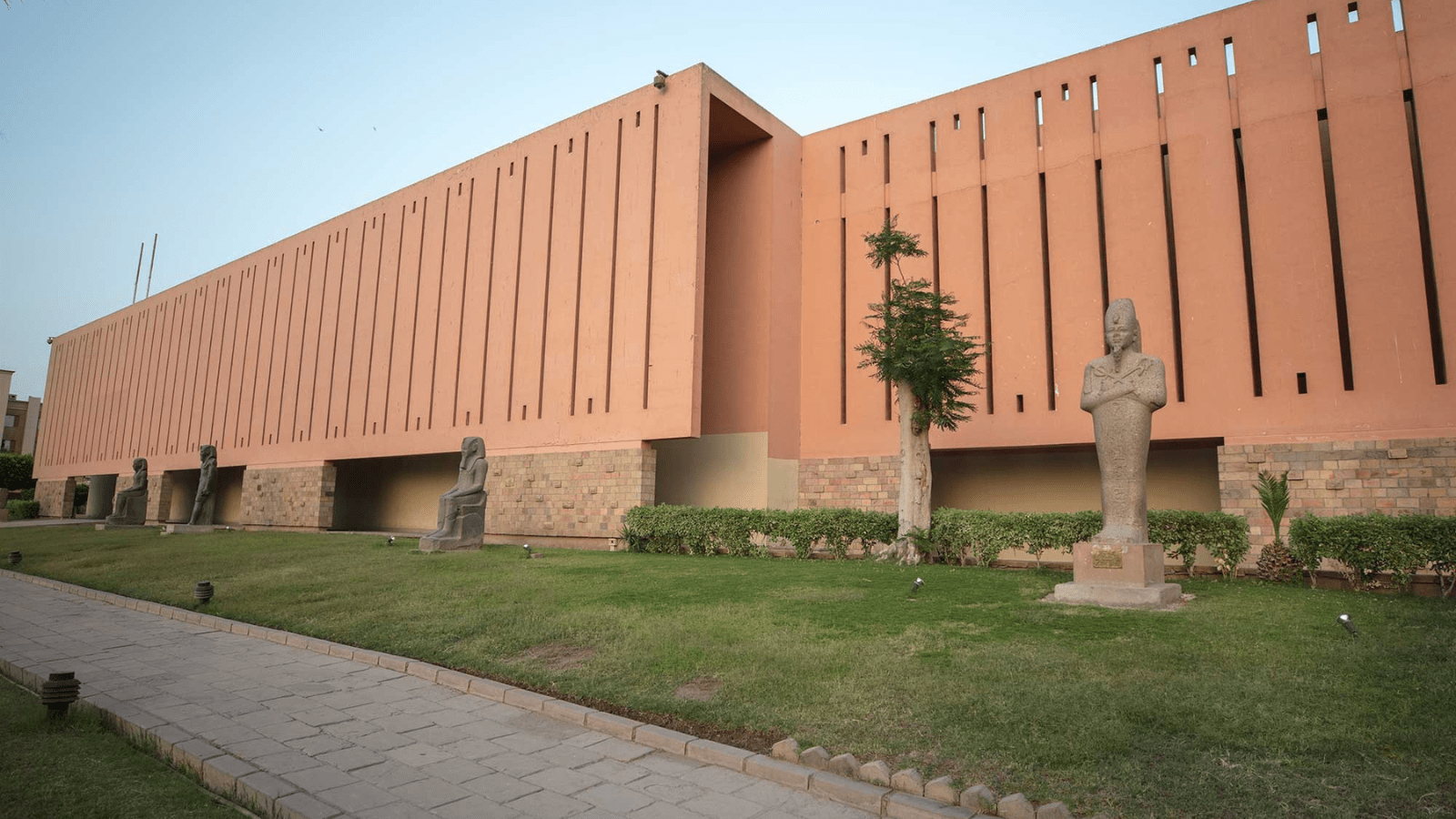 2 Days Tour From Hurghada to East And West of Luxor