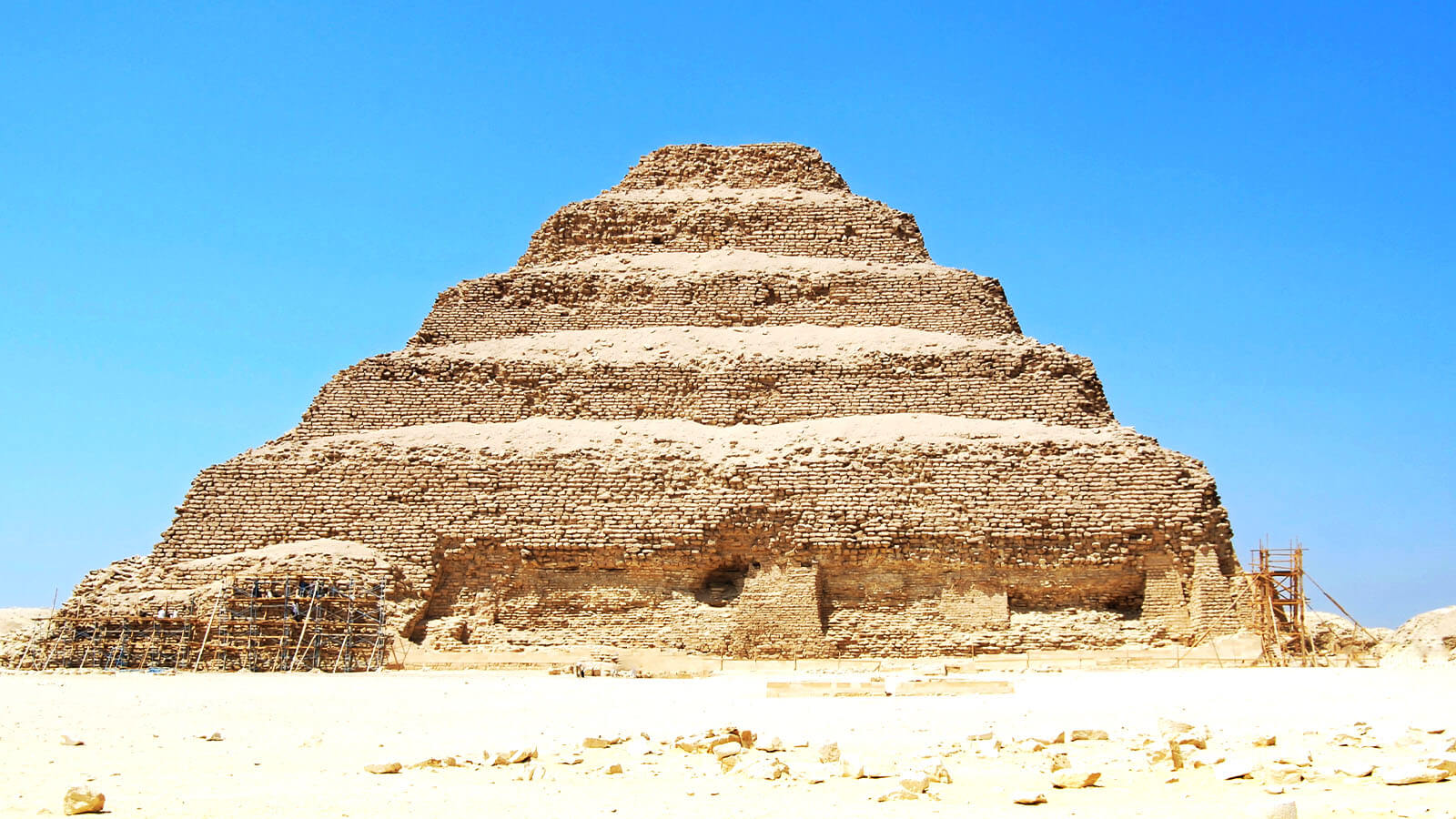 Giza Pyramids, Sakkara and Memphis Day Tour