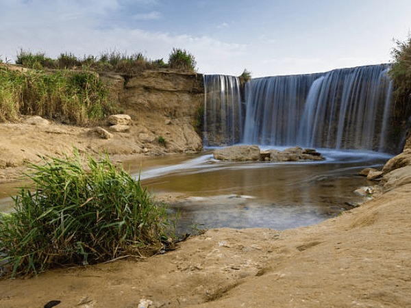 Wadi al Rayan falls