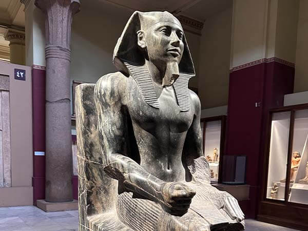 A Day Tour to Giza pyramids, Egyptian museum and Khan El Khalili Bazar