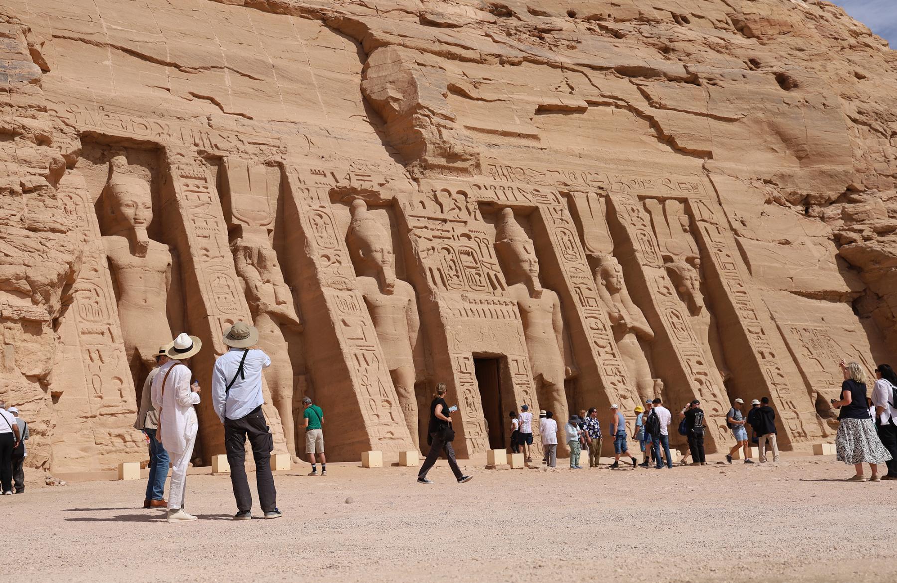 A Day Tour from Cairo to Abu Simbel By Plane