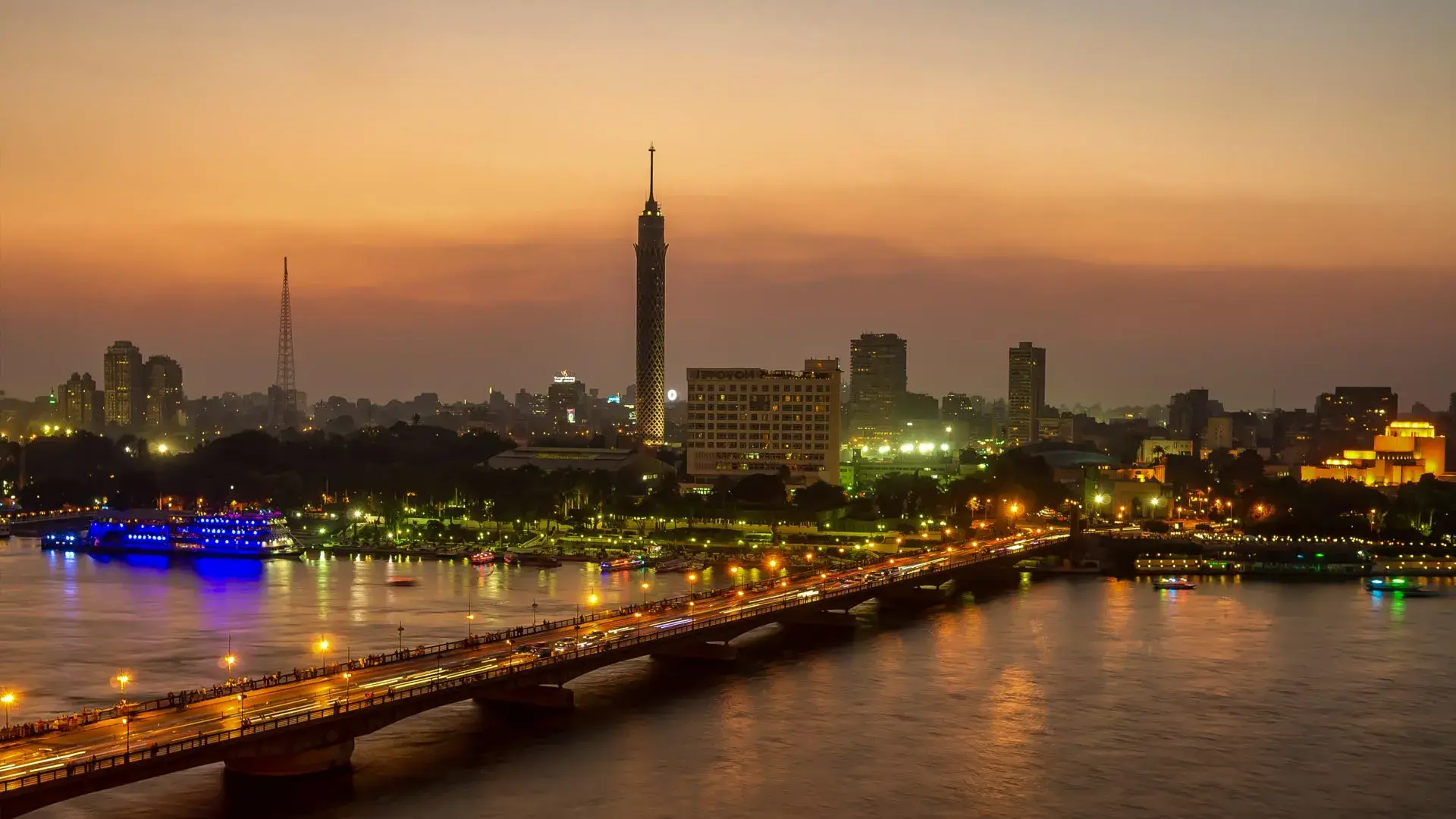 Half Day Tour in Cairo nightlife with the famous Park