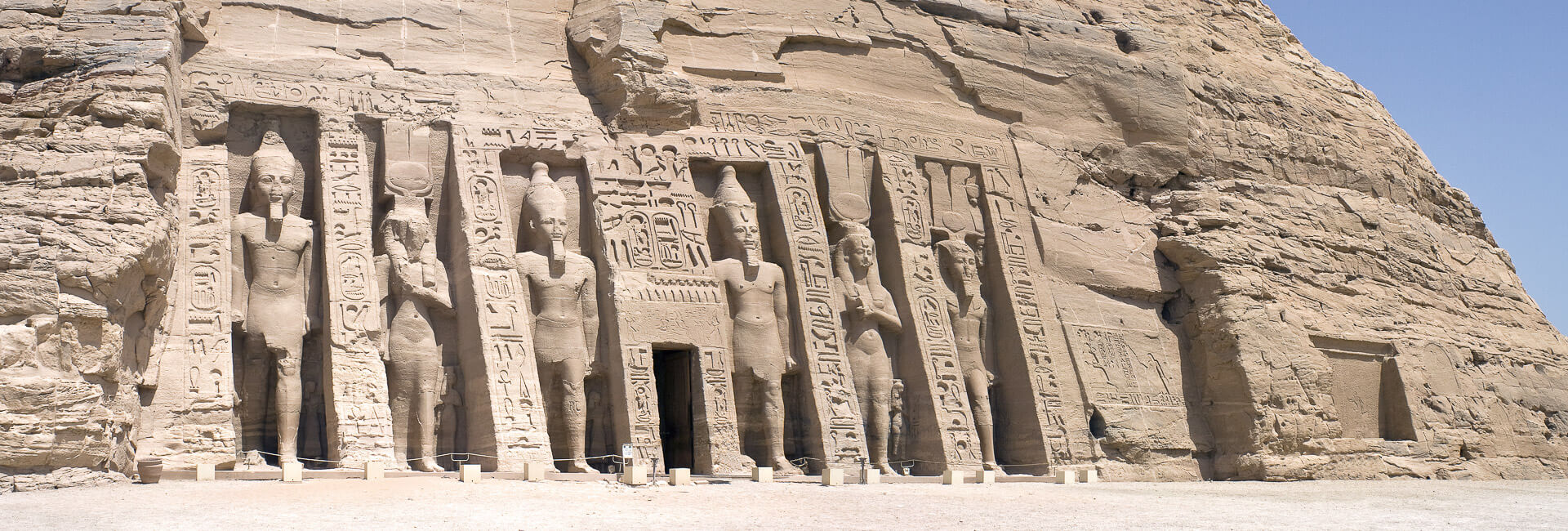 A Day Tour from Cairo to Abu Simbel By Plane